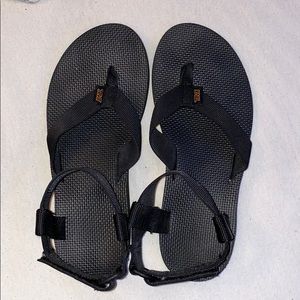 women’s teva sandals